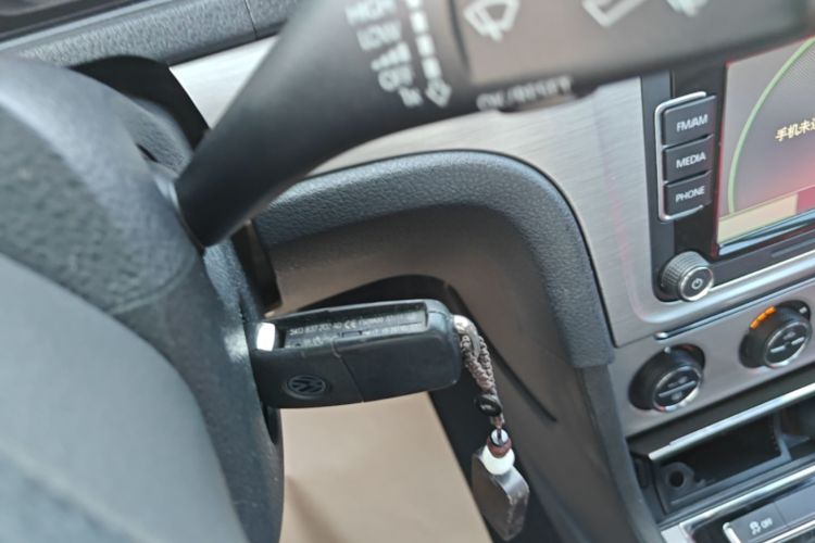Volkswagen Lavida 2015 car image #9