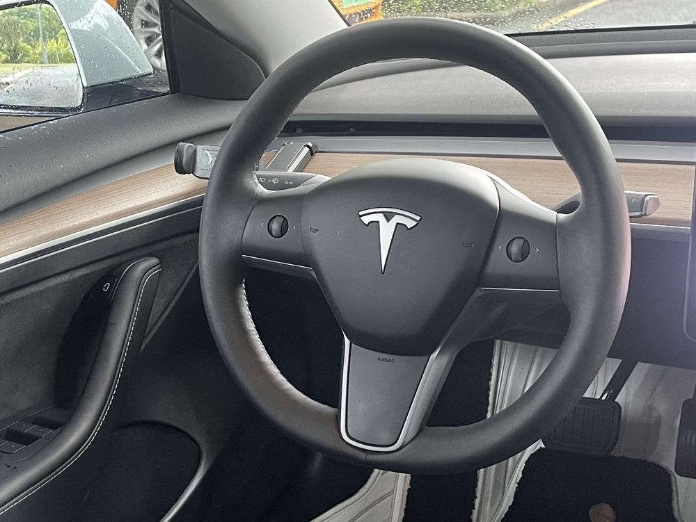Tesla Model 3 2022 car image #17