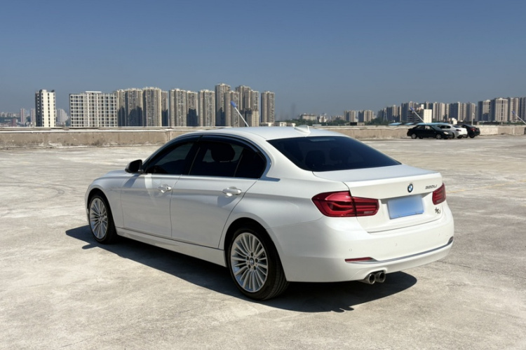 BMW 3 Series 2018 #6 BMW 3 Series 2018 car image #6