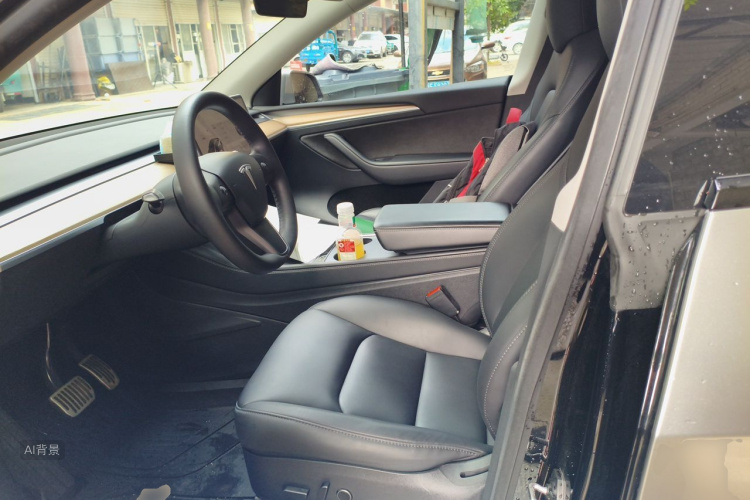 Tesla Model Y 2022 car image #17