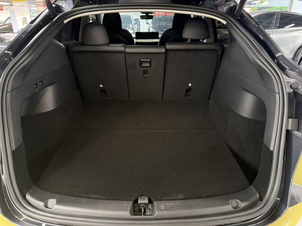 Tesla Model Y 2024 car image #15