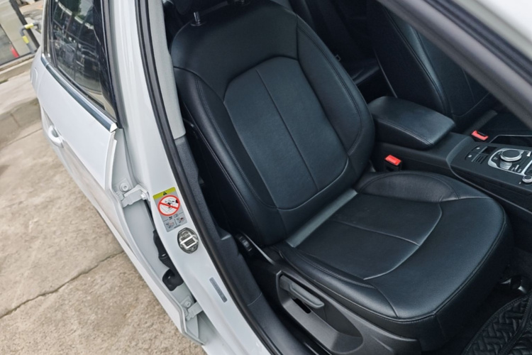 Audi A3 2020 car image #24