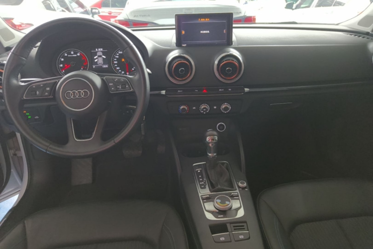 Audi A3 2019 car image #10