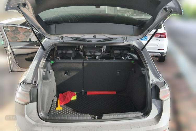Volkswagen Golf 2025 #21 Volkswagen Golf 2025 car image #21