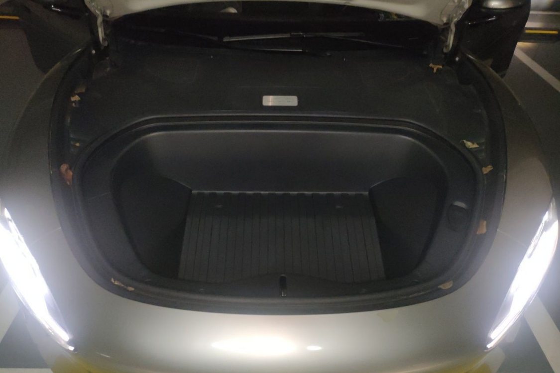 MI SU7 2024 immagine di auto #10