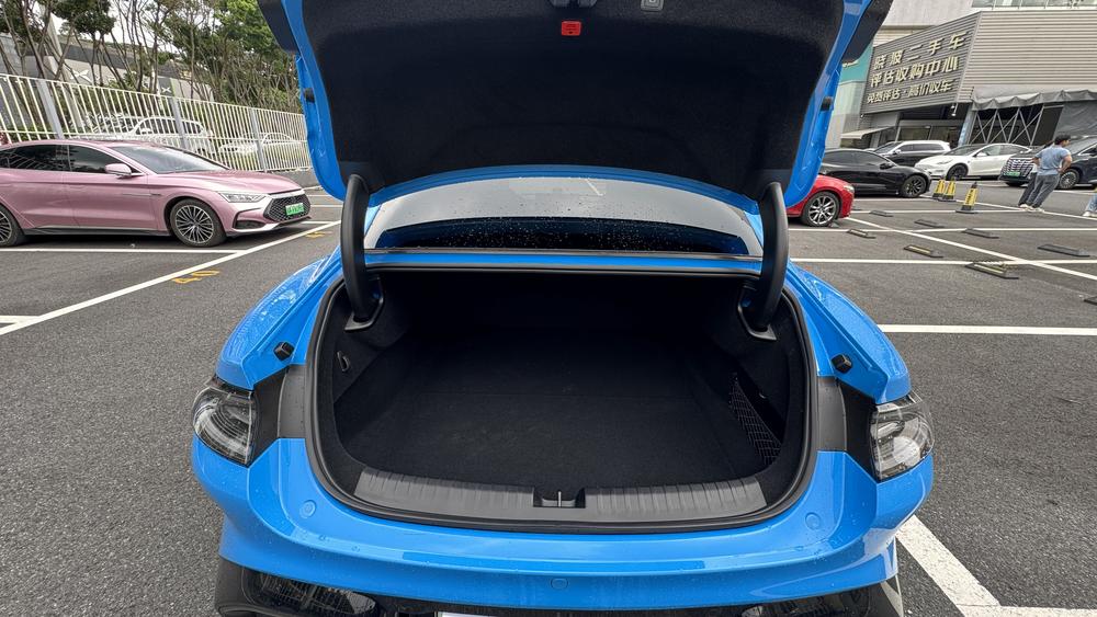 2026 #24 2026 immagine di auto #24