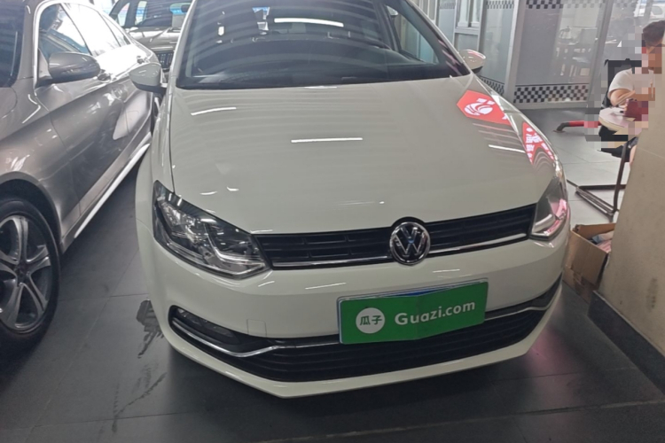 Volkswagen Polo 2015 car image #3