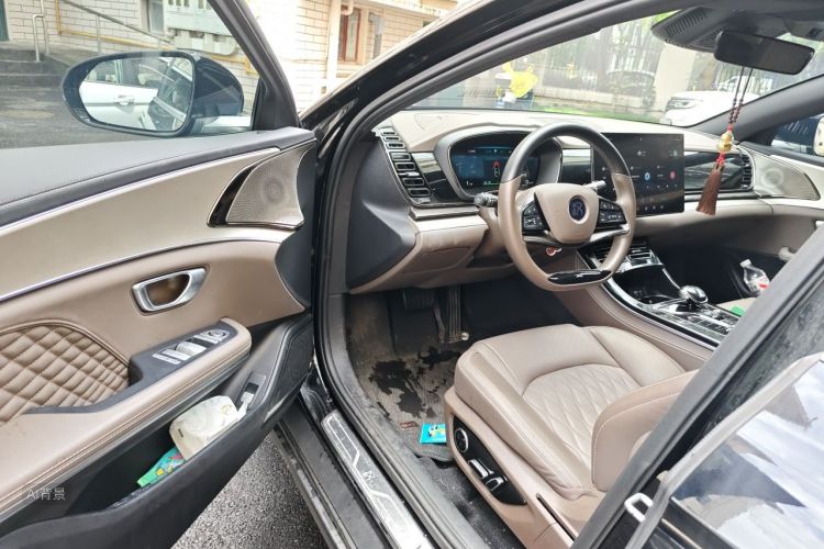 BYD Han 2023 car image #18