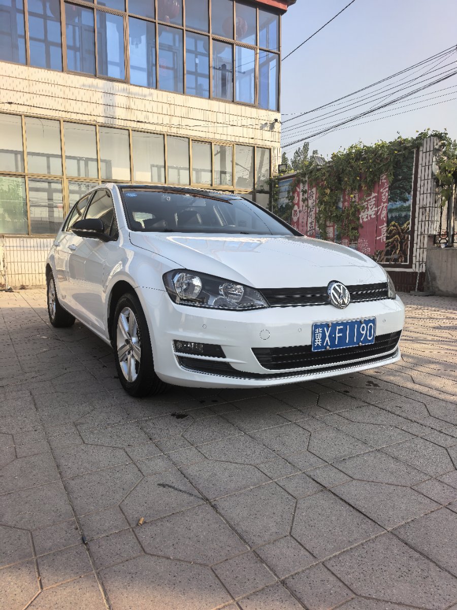 Volkswagen Golf 2017 car image #3