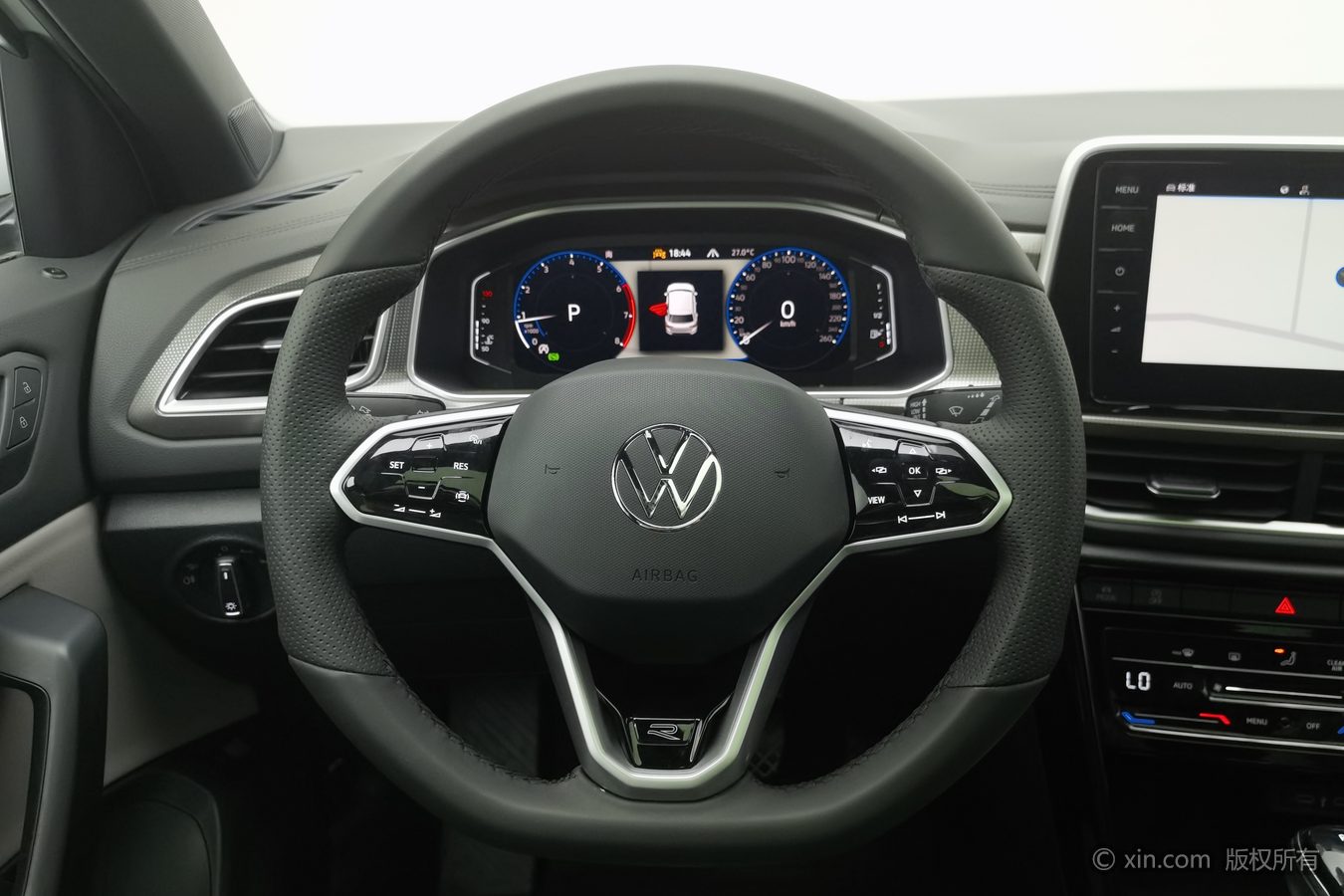 Volkswagen T-Roc 2025 car image #11