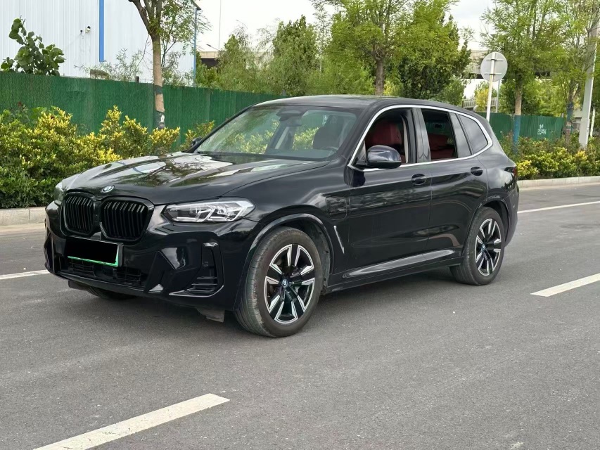 BMW iX3 2023 car image 