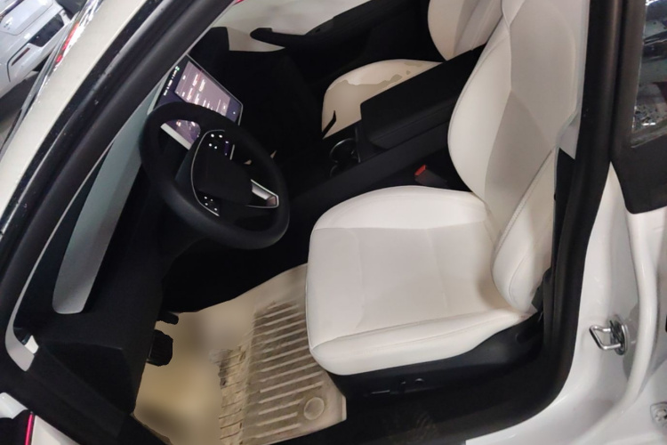 Tesla Model 3 2025 car image #15