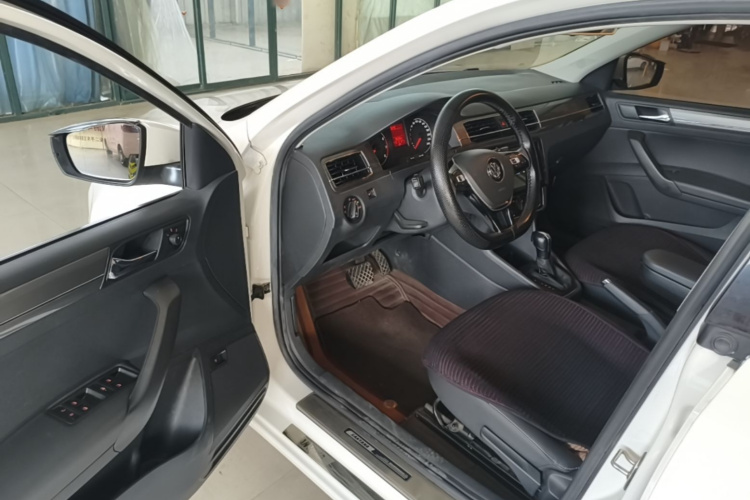 Volkswagen Santana 2019 car image #16