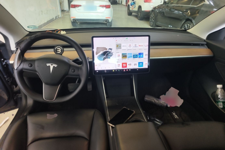 Tesla Model 3 2020 صورة سيارة #10