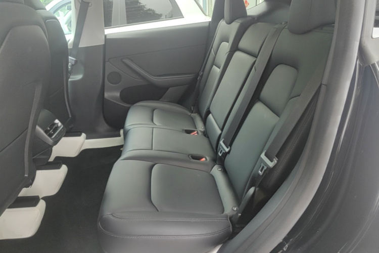 Tesla Model Y 2023 #17 Tesla Model Y 2023 car image #17