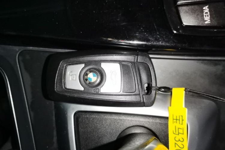 BMW 3 Series 2017 #12 BMW 3 Series 2017 car image #12