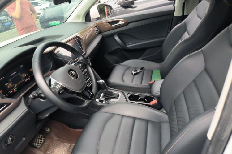 Volkswagen Tharu 2022 car image #15
