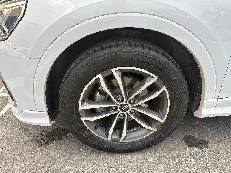 Audi Q3 2022 car image #3