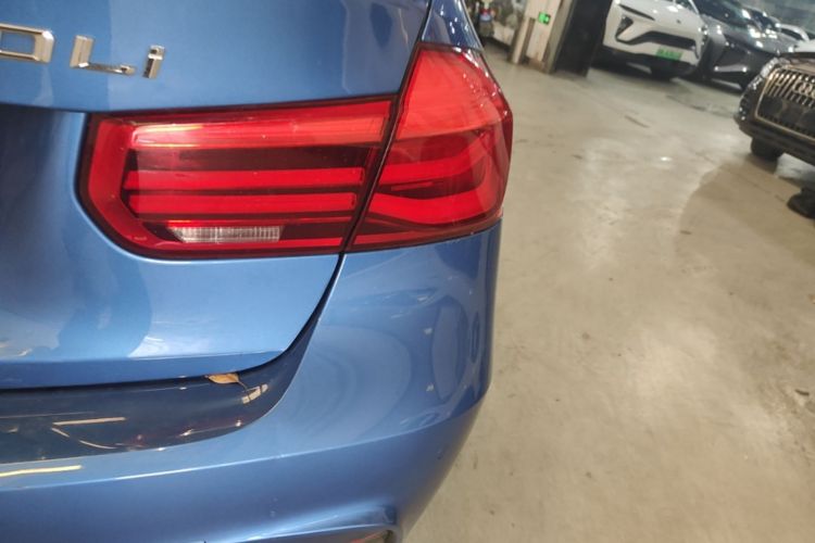 BMW 3 Series 2018 #8 BMW 3 Series 2018 car image #8