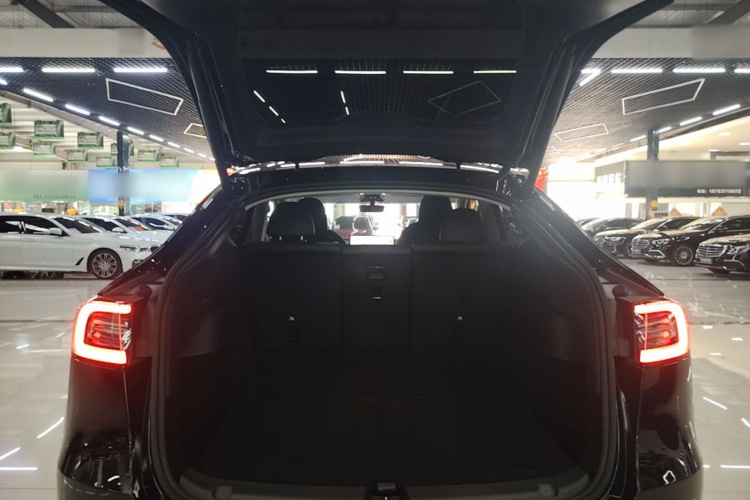 Tesla Model Y 2023 #19 Tesla Model Y 2023 car image #19