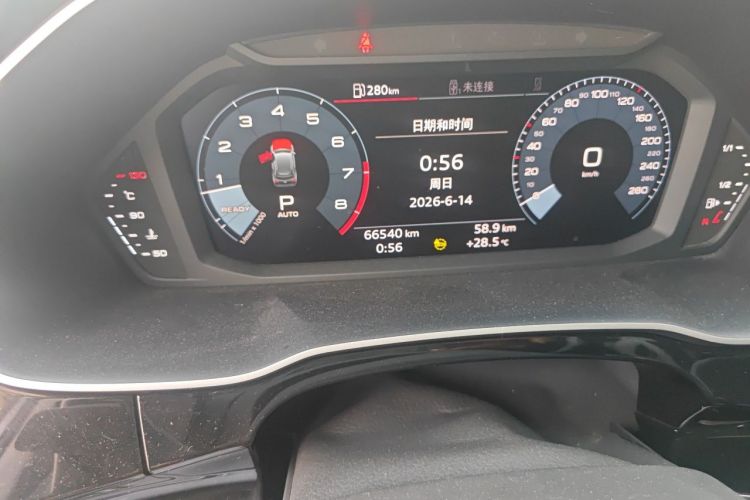 Audi Q3 2021 car image #8