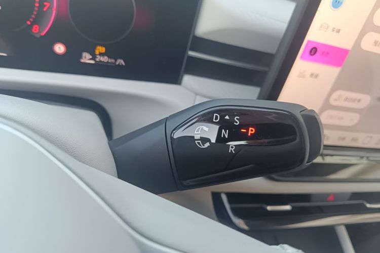 2025 car image #18