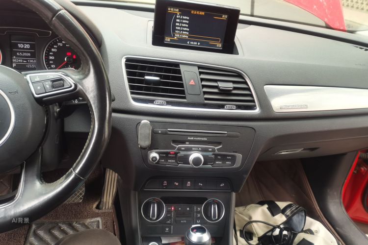 Audi Q3 2016 car image #15