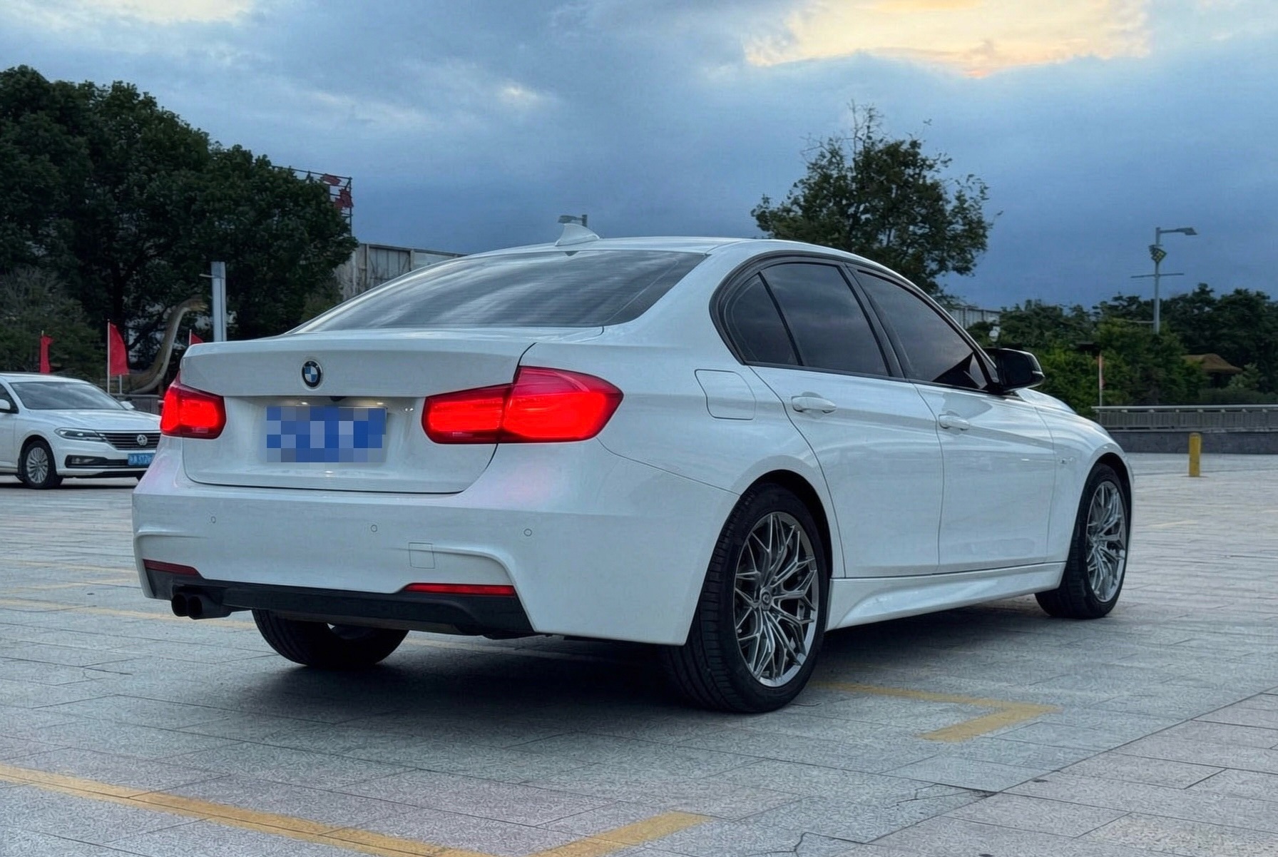 BMW 3 Series 2017 #2 BMW 3 Series 2017 car image #2