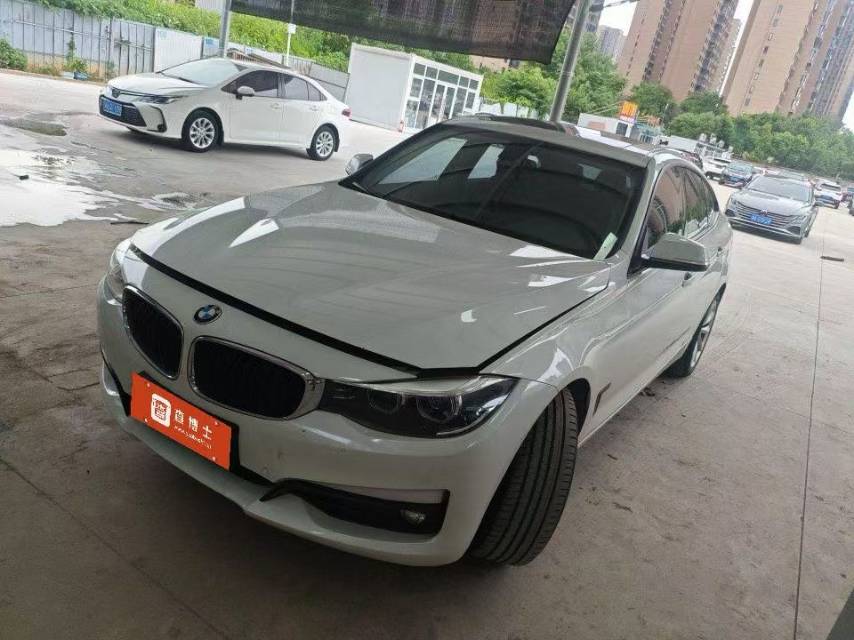 BMW 3 Series GT 2018 BMW 3 Series GT 2018 car image