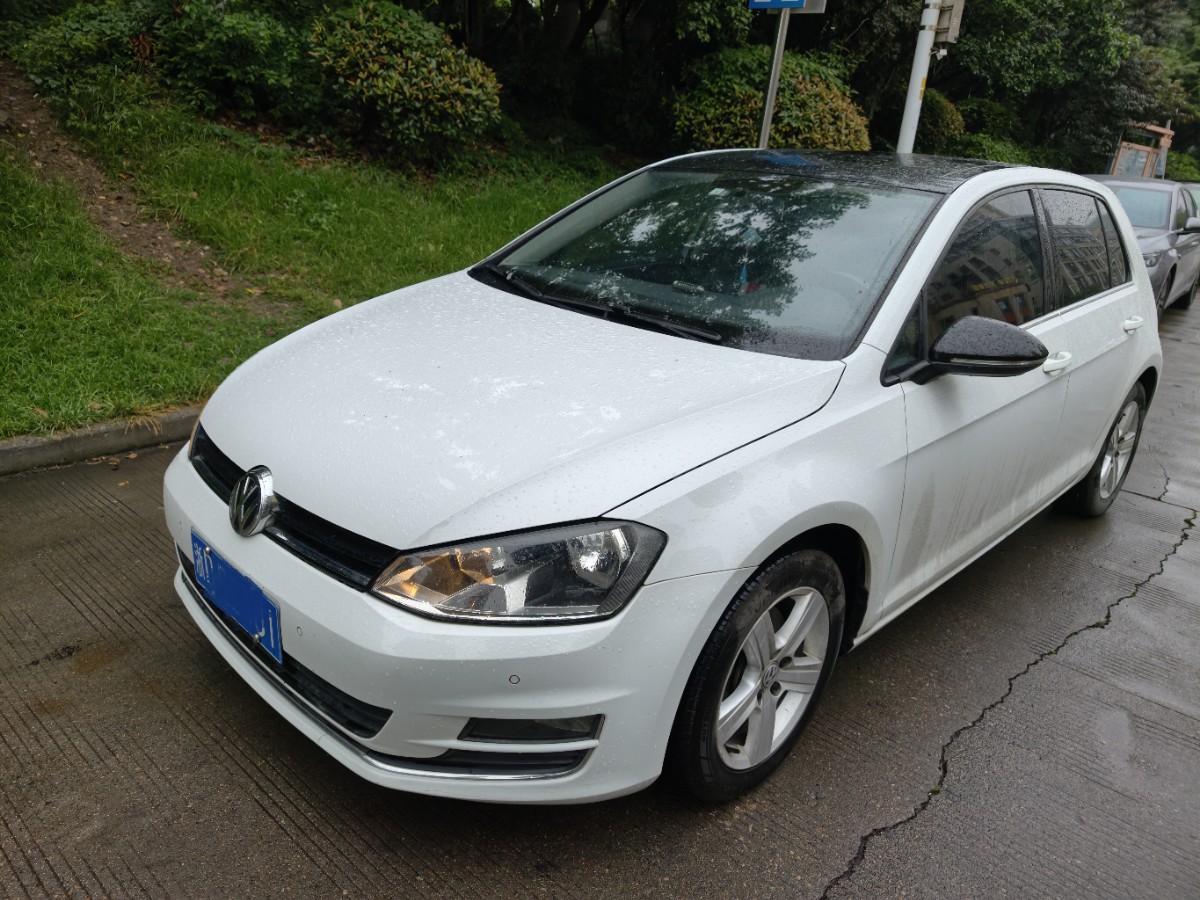 Volkswagen Golf 2017 Volkswagen Golf 2017 car image