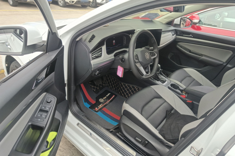 Volkswagen Bora 2023 car image #16