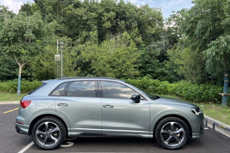 Audi Q3 2023 immagine di auto #4