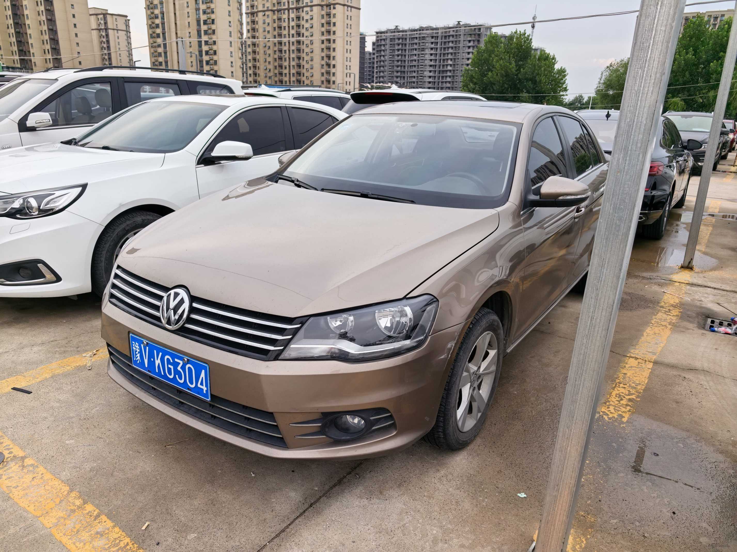 Volkswagen Bora 2014 car image 