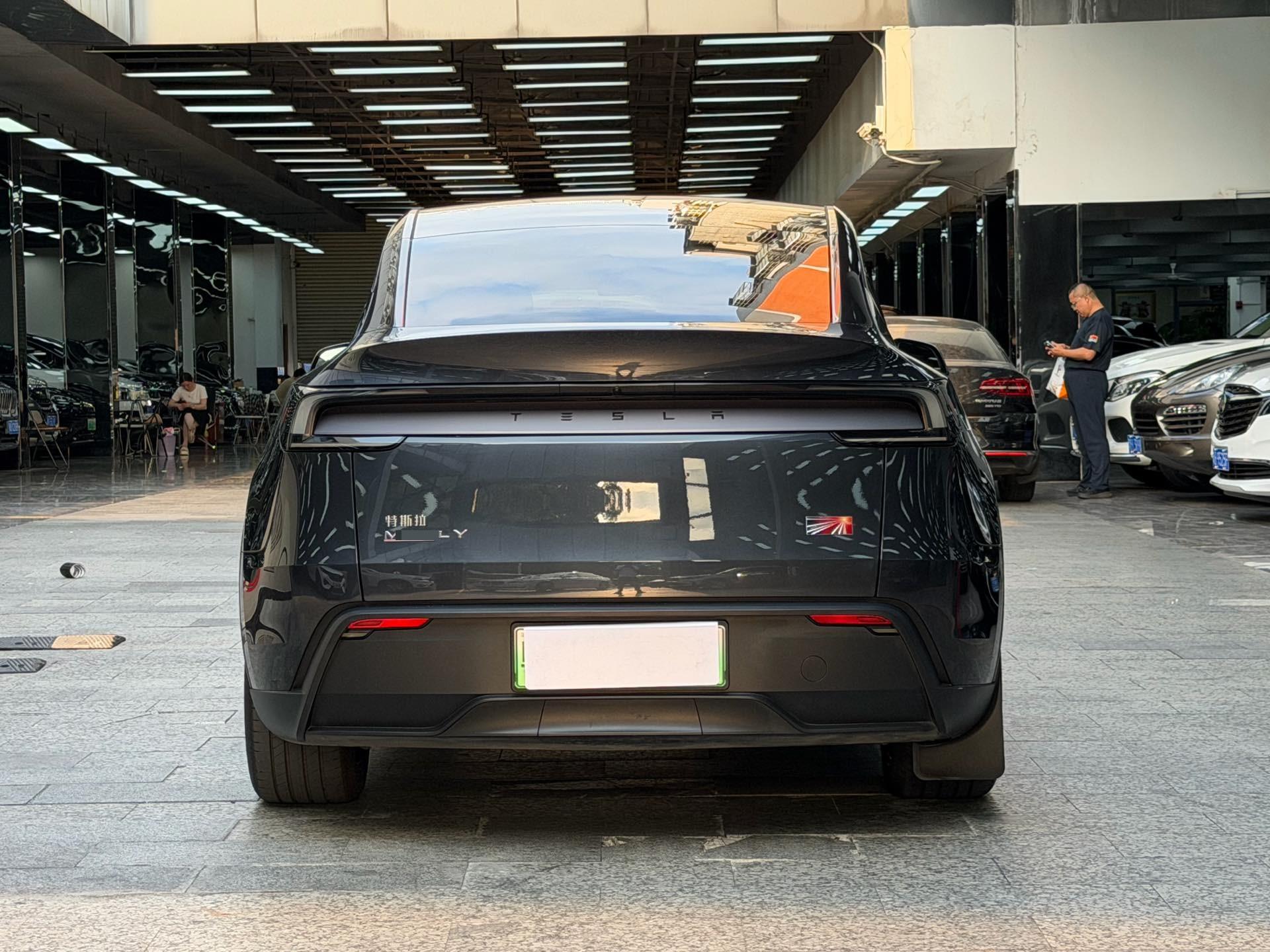 特斯拉 Model Y 2025 汽车图片 #13