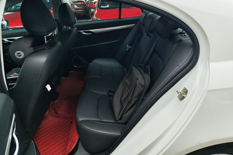 GEELY Emgrand 2020 car image #17