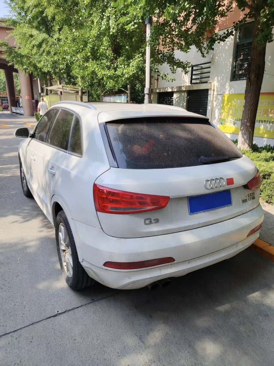Audi Q3 2013 car image #7