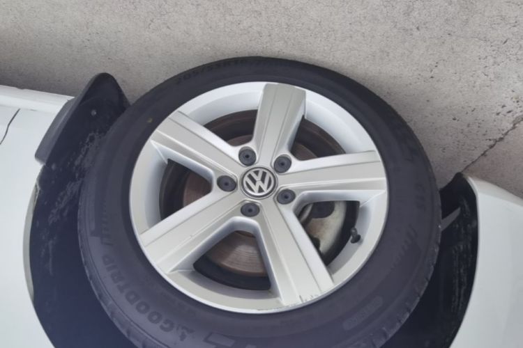 Volkswagen Golf 2015 car image #9