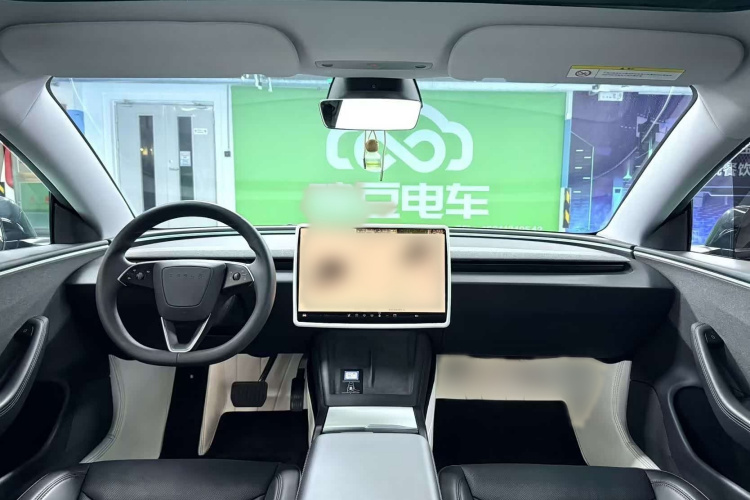 Tesla Model 3 2023 car image #10