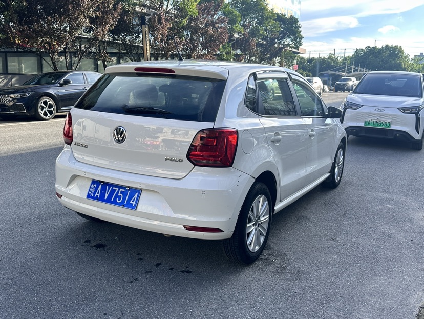 Volkswagen Polo 2016 car image #8