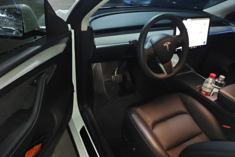 Tesla Model Y 2023 #9 Tesla Model Y 2023 car image #9