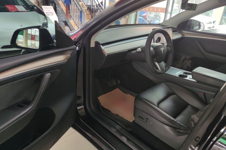 Tesla Model Y 2021 #16 Tesla Model Y 2021 car image #16
