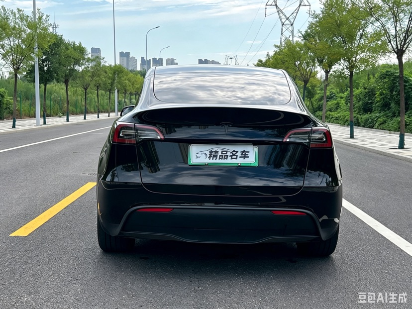 Tesla Model Y 2023 #8 Tesla Model Y 2023 car image #8