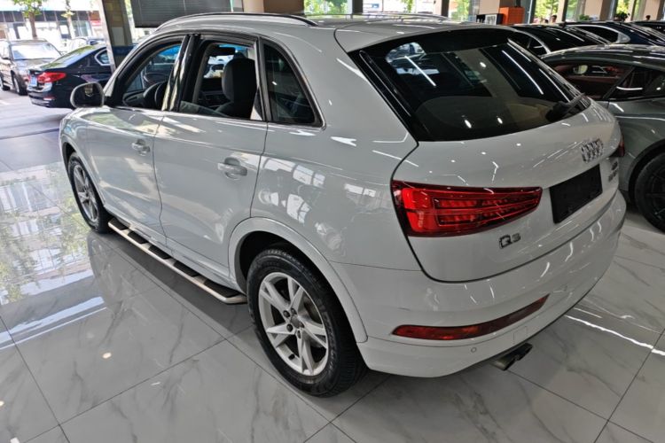 Audi Q3 2018 car image #5