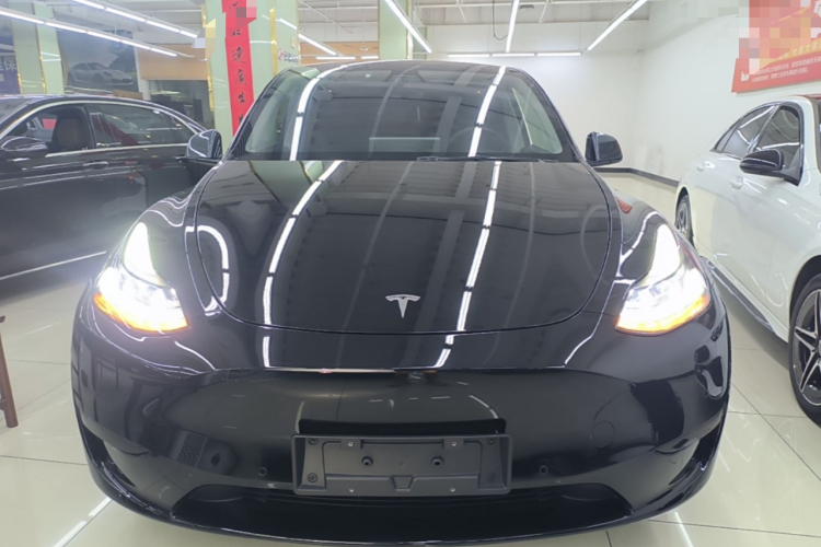 Tesla Model Y 2023 #3 Tesla Model Y 2023 immagine di auto #3