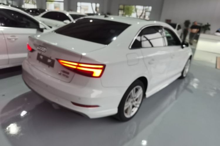 Audi A3 2019 car image #7