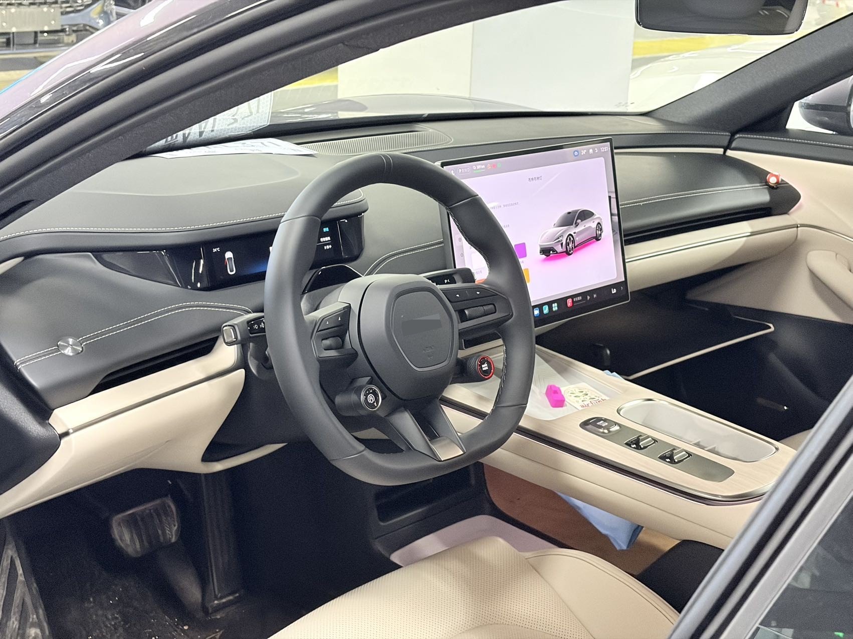 MI SU7 2025 car image #2