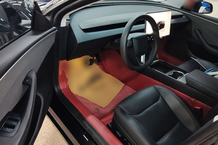 Tesla Model 3 2024 car image #16