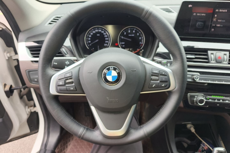 BMW X1 2021 car image #11
