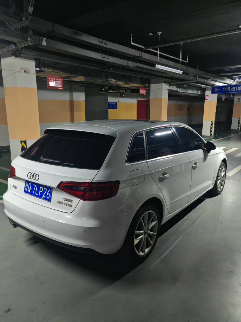 Audi A3 2015 car image #9