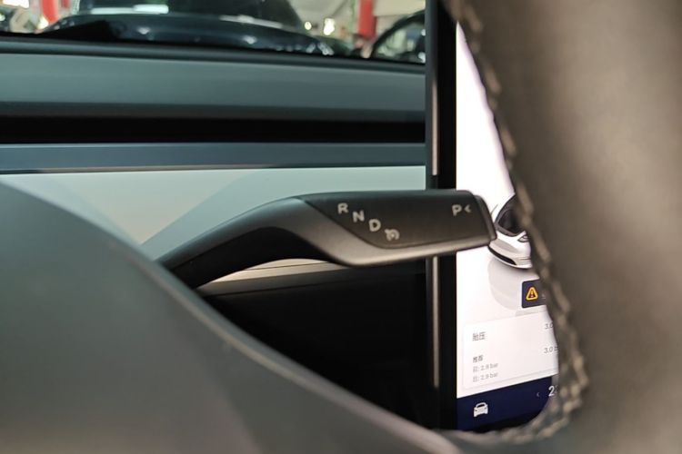 Tesla Model Y 2021 #14 Tesla Model Y 2021 car image #14